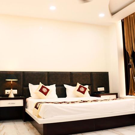 Hotel Neelam Moga Ludhiana Exterior photo